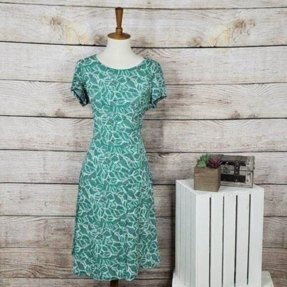 5/$25 Olivia Matthews Green Textured Swing Dress Medium